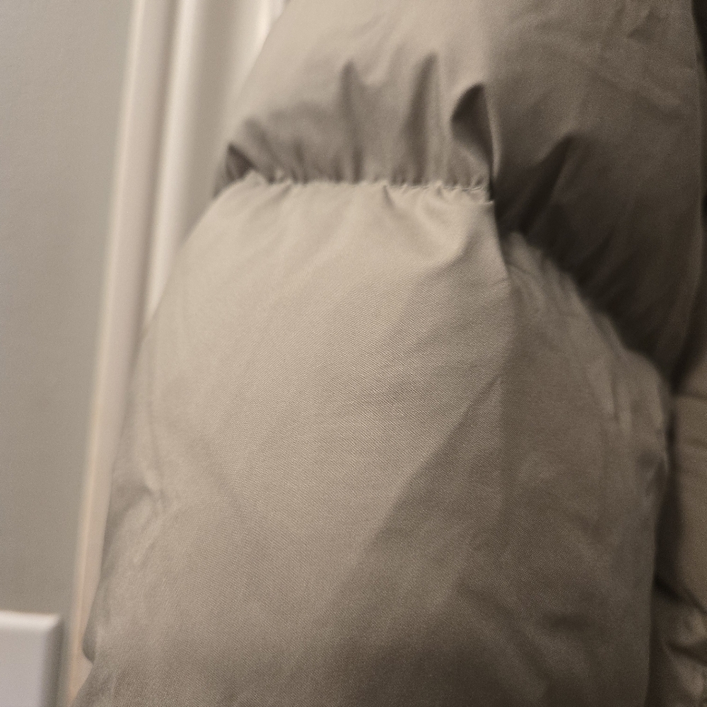 Babaton / Aritzia The Duvet Puffer Mid - Picture 6 of 13